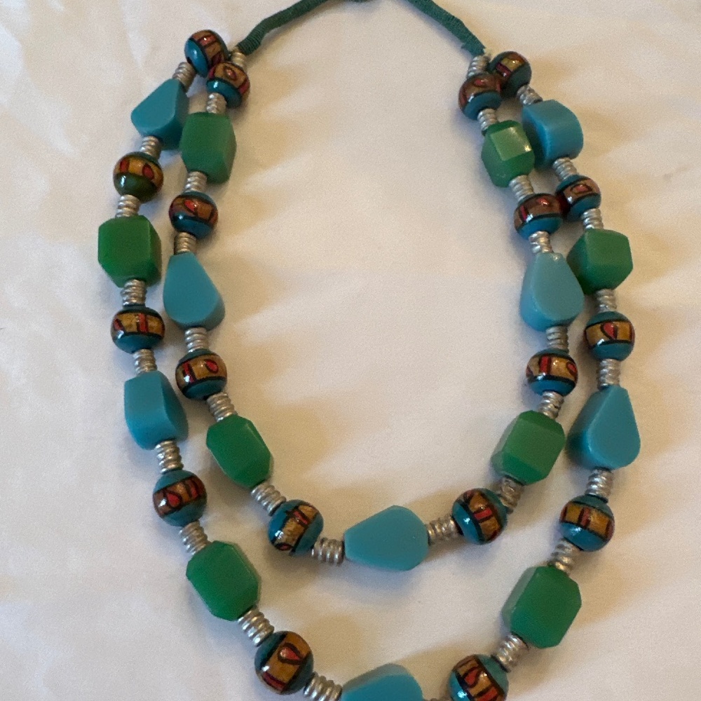 Double strand statement necklace